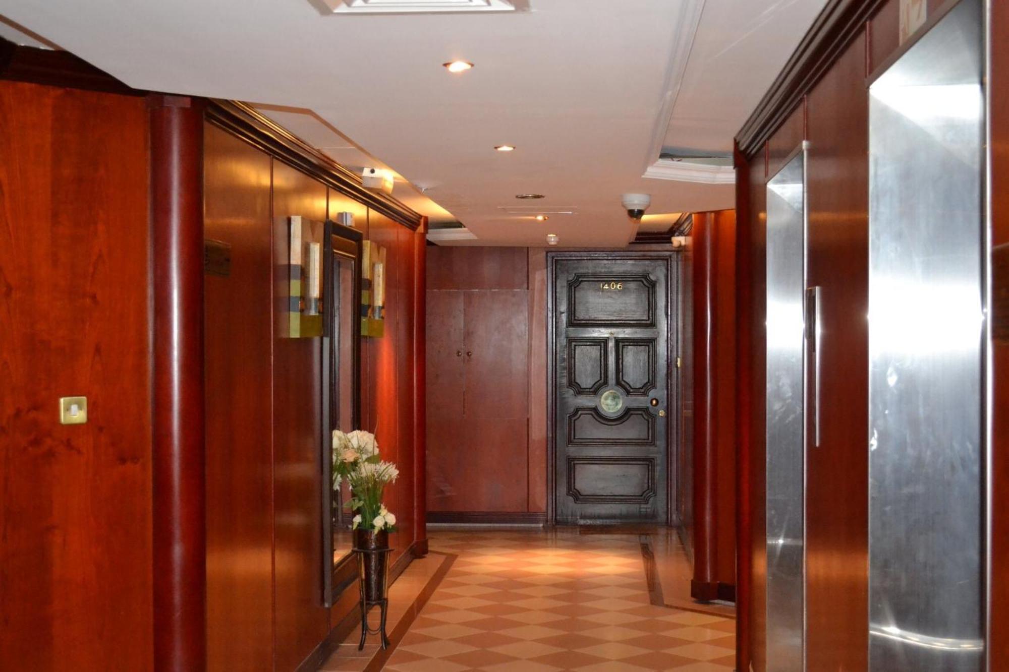 Abu Dhabi Plaza Hotel Apartments Exterior foto