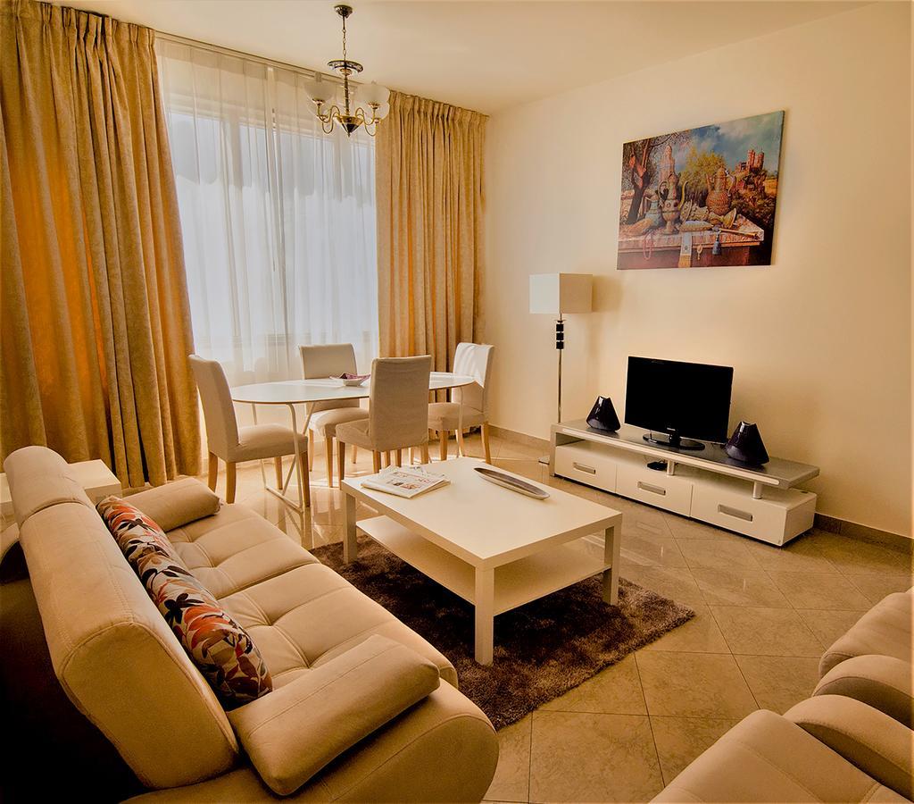 Abu Dhabi Plaza Hotel Apartments Exterior foto